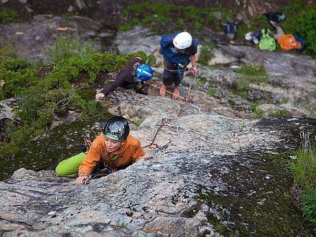 Selina in der 2. Seillänge von "Strada del Sole" (6a+/6b), Nößlach Selina in der 2. Seillänge von "Strada del Sole" (6a+/6b), Nößlach