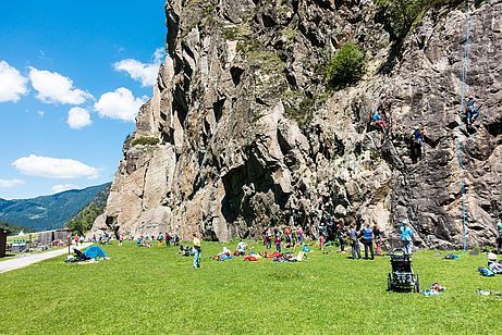 Climbers Paradise? Die Vorzüge der Engelswand im Ötztal wissen viele zu schätzen. Climbers Paradise? Die Vorzüge der Engelswand im Ötztal wissen viele zu schätzen.