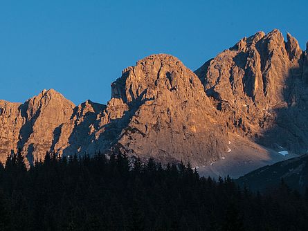 Der Kaiserkopf von Südosten im Morgenlicht Der Kaiserkopf von Südosten im Morgenlicht