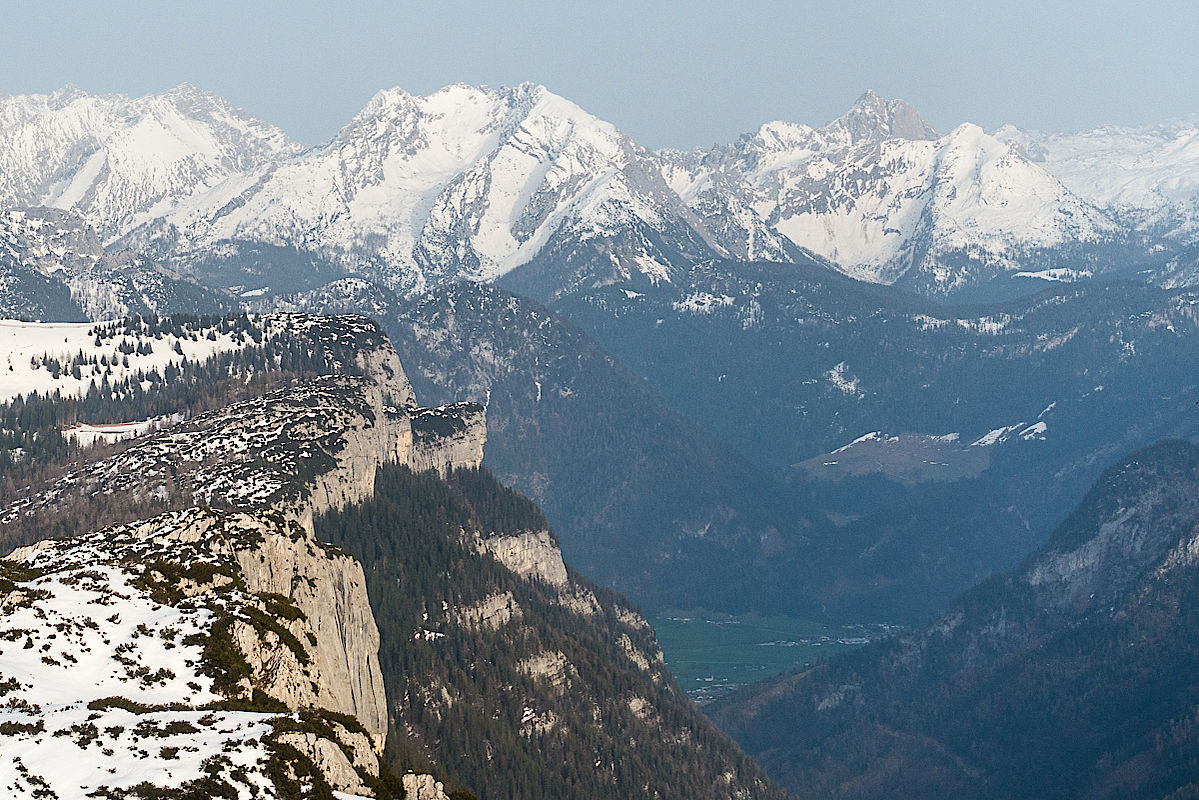 Blick über den Urlkopf hinüber zur Hocheisspitze und zum Seehorn. 