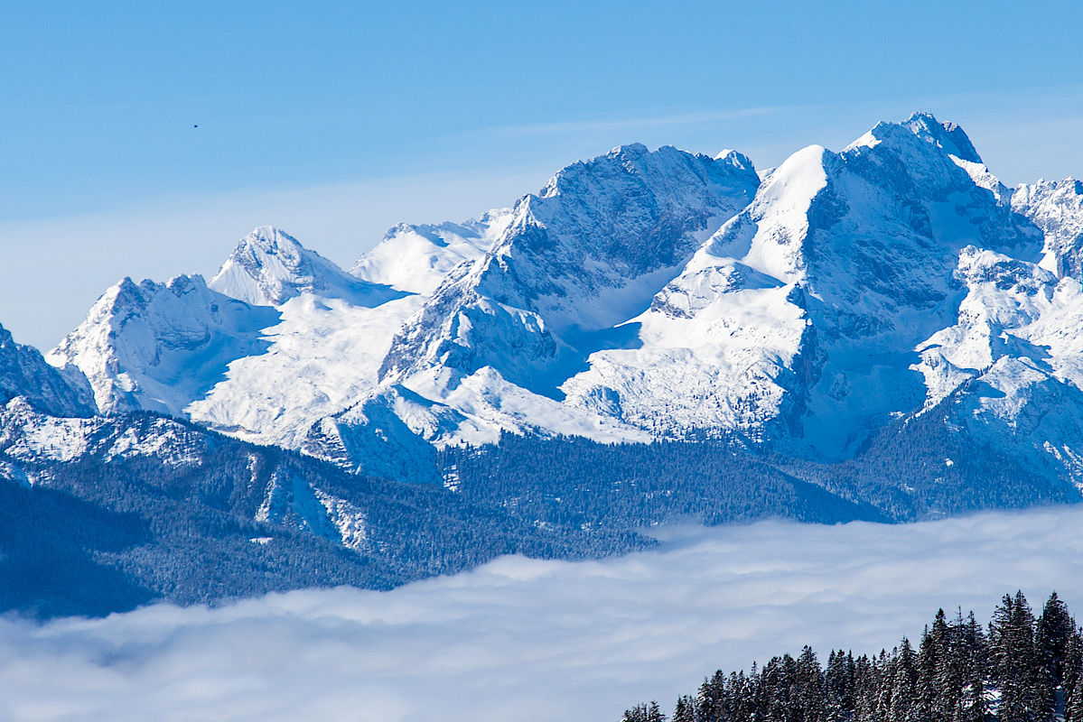 Blick zur Alpspitze - die sollte aktuell gute Bedingungen aufweisen.
