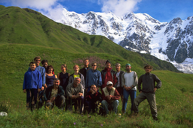 Das Expeditionsteam mit den georgischen Freunden und Begleitern