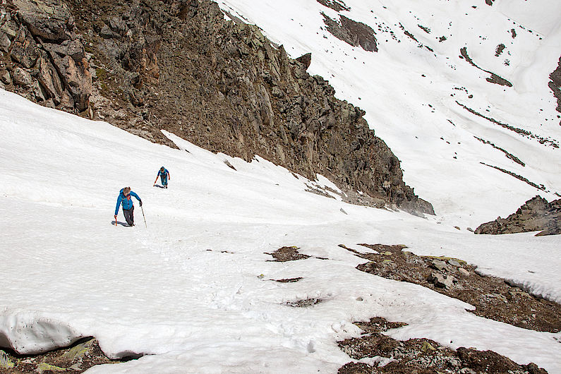 Steile Schneerinne zum Gipfel der Klopaierspitze