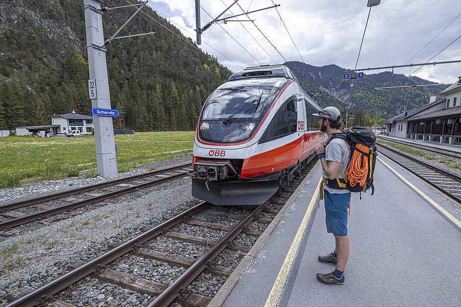 Der Bahnhof ist nur gut 10 Gehminuten vom Klettergarten entfernt