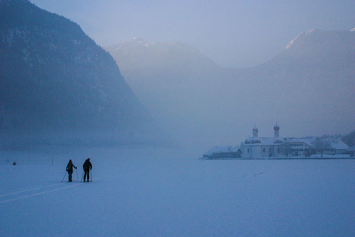 Anmarsch über den zugefrorenen Königsee 