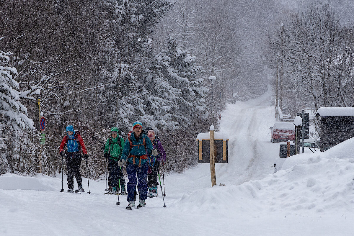 Am Eingang ins Dürnbachtal gehts mit Ski weiter