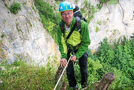 Abseilen an der Kesselwand Abseilen an der Kesselwand an der Lenninger Alb