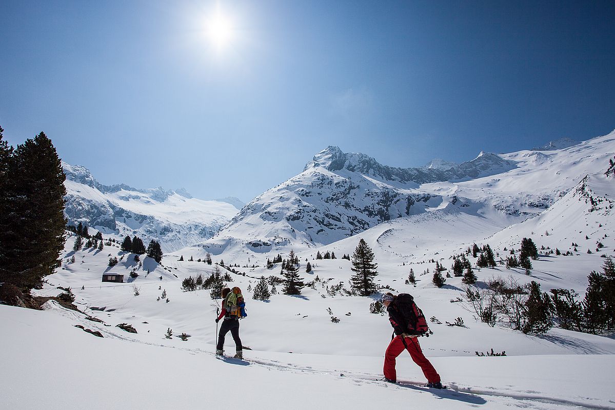 Samstagmittag gabs sogar kurzzeitig richtig schönes Wetter - wie hier am Gasthaus Alpenrose