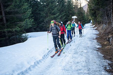 Aufstieg entlang der Pfitscher-Joch-Straße Aufstieg entlang der Pfitscher-Joch-Straße