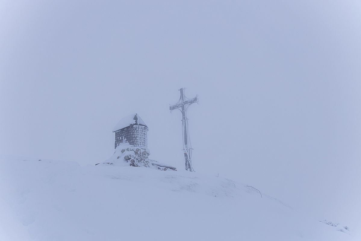 Die Aussicht vom Gipfel ist heute eher bescheiden