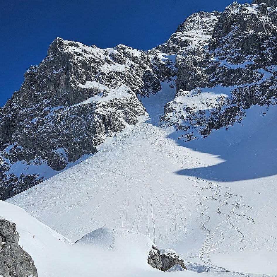 Sonne und Pulverschnee