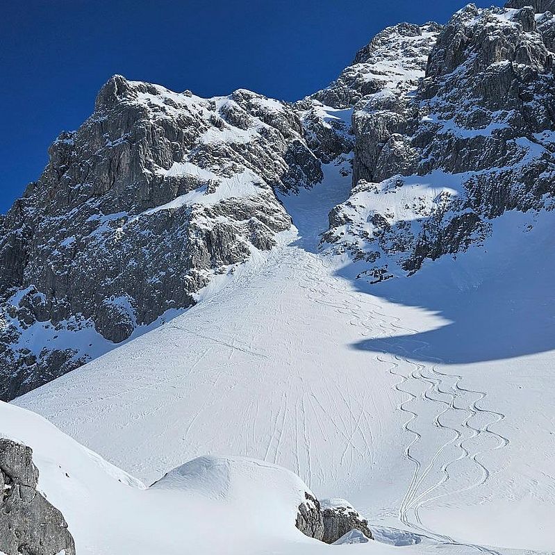 Sonne und Pulverschnee