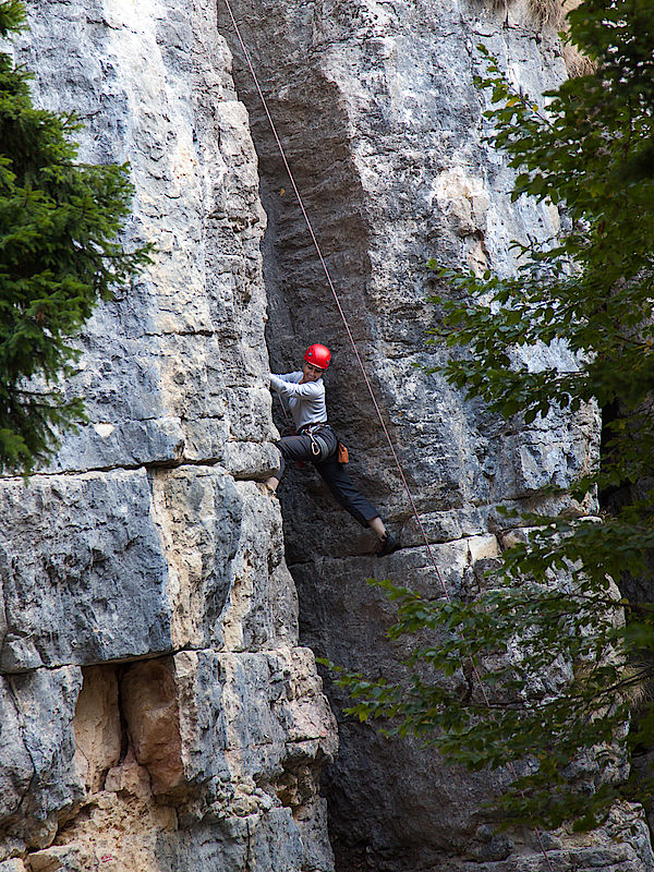 Ganz rechts befindet sich mit der Route "Canyon" (4c) ein witziger Kamin