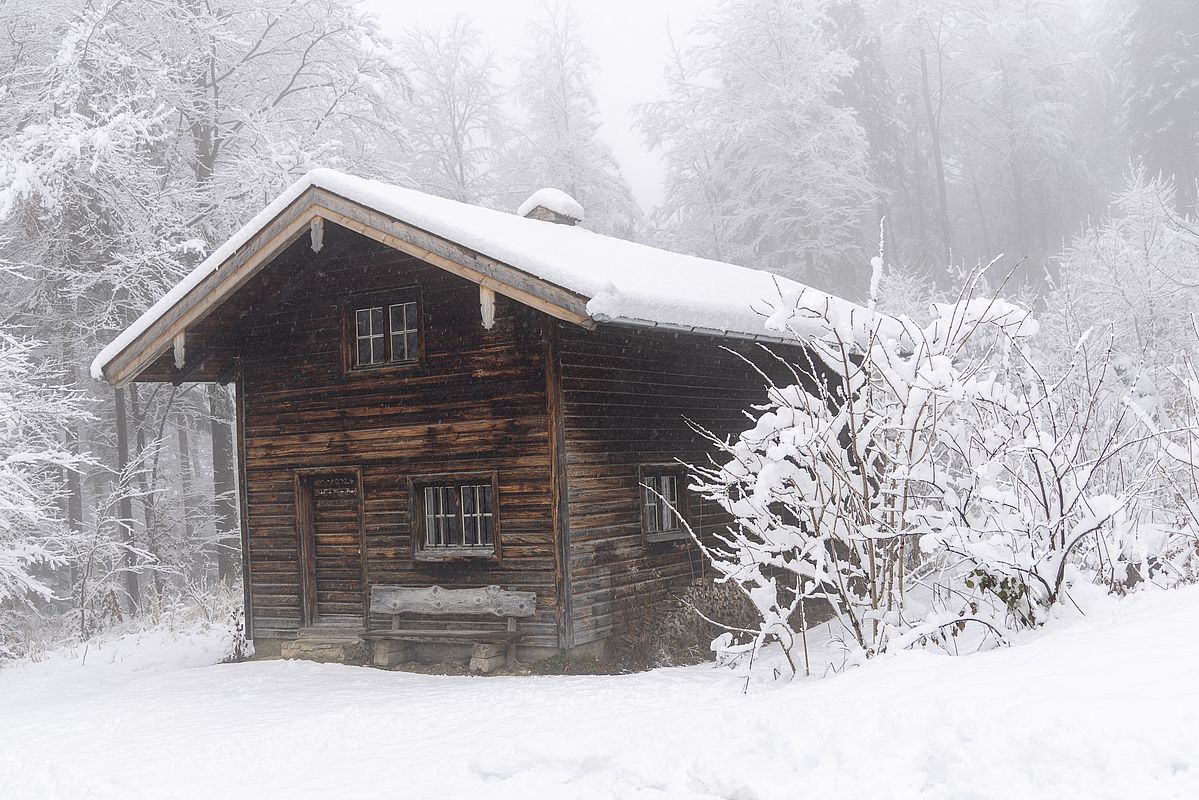 Winterliches Ambiente an der Diensthütte