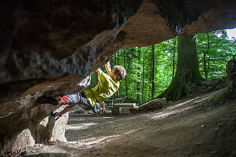 Ein historisches Bild - Bouldern in der zugemauerten Höhle an der Biber Ein historisches Bild - Bouldern in der zugemauerten Höhle an der Biber