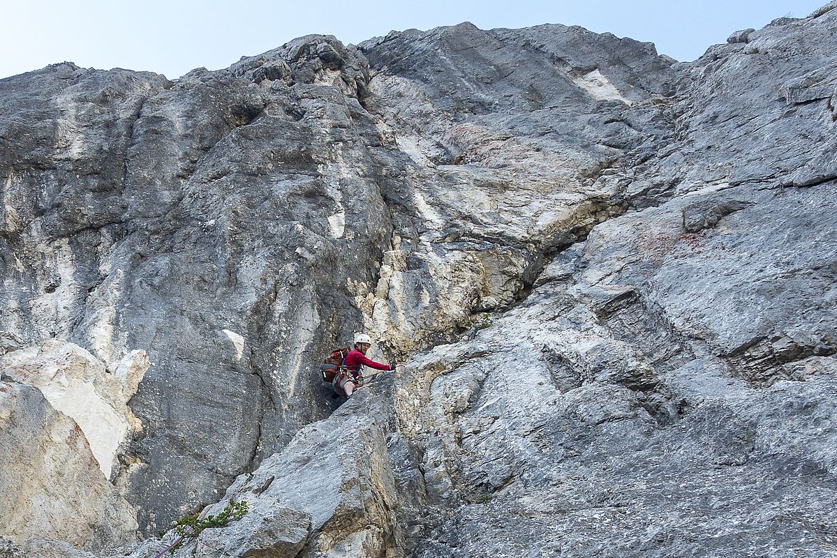 Sebastian in de "Kadnertraverse" - der Seillänge vor der Schlüsselstelle
