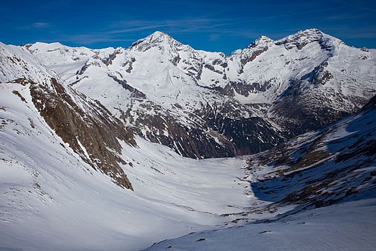 Blick übers Haupental zu Schrammacher und Olperer