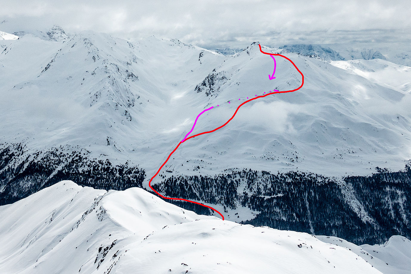 Die Tiergartenspitze mit der Aufstiegsroute Die Tiergartenspitze im Langtauferertal mit dem Routenverlauf der Skitour von Kappl