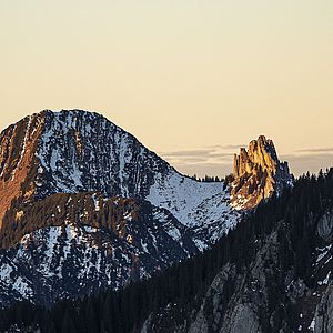Sonnenaufgang an Risserkogel und Blankenstein