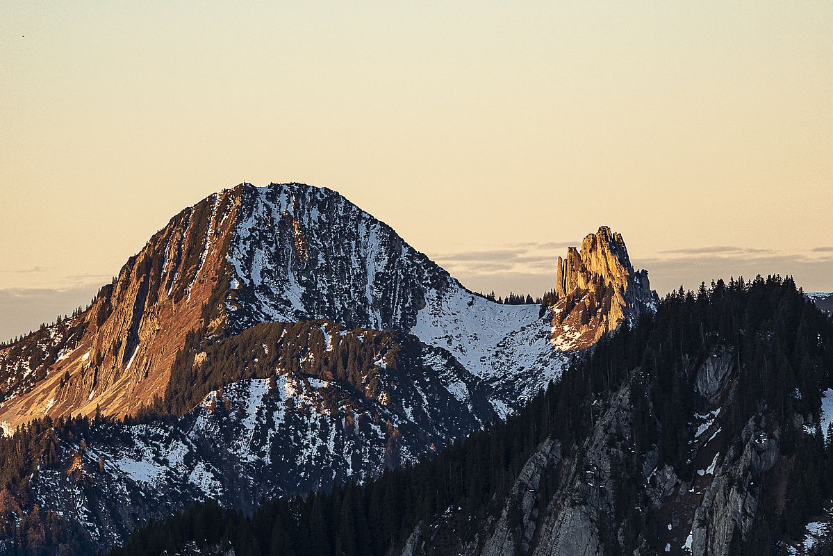 Sonnenaufgang an Risserkogel und Blankenstein