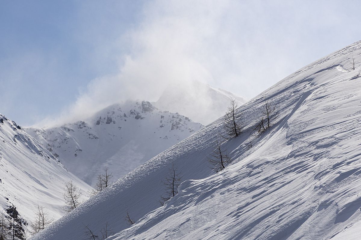 Schneefahnen am Älplihora