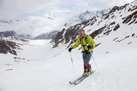 Sepp Thöni unterwegs zu seinem Hausberg, der Mitterlochspitze. Sepp Thöni unterwegs zu seinem Hausberg, der Mitterlochspitze.
