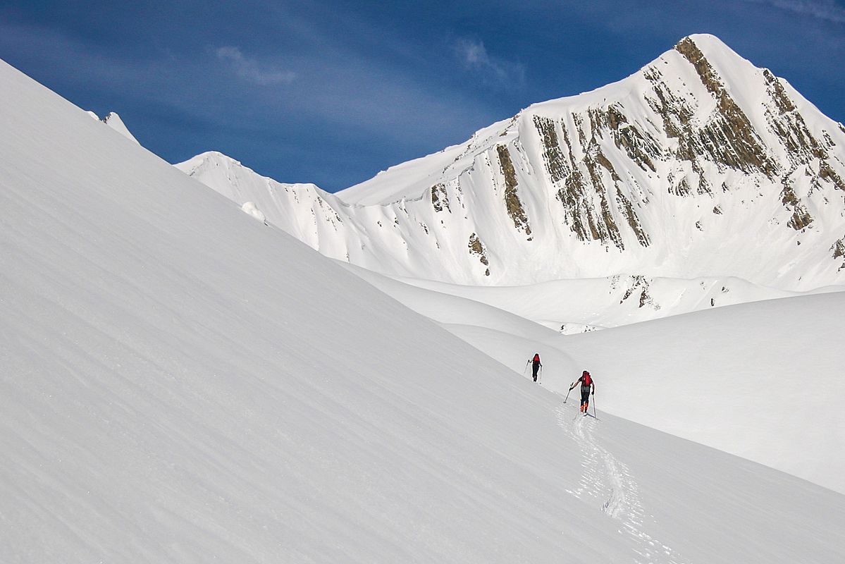 Herrliches Skigelände oberhalb vom Kreuzpass 