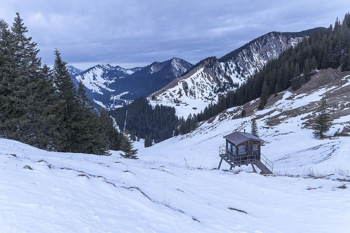 Tiefblick vom Taubensteinsattel nach Westen