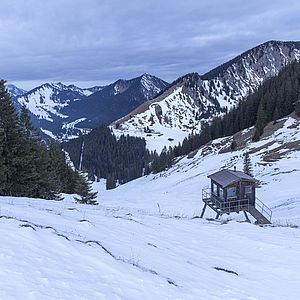 Tiefblick vom Taubensteinsattel nach Westen