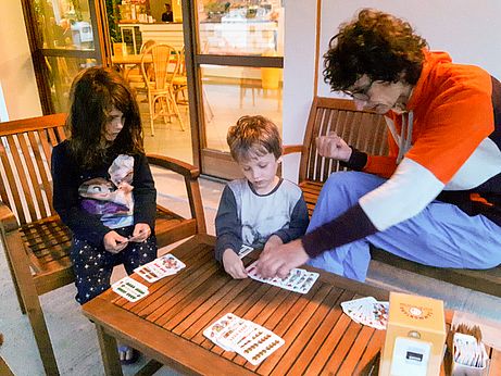 "Papa - Schafkopfen in der Bar ist das Allerbeste" "Papa - Schafkopfen in der Bar ist das Allerbeste"
