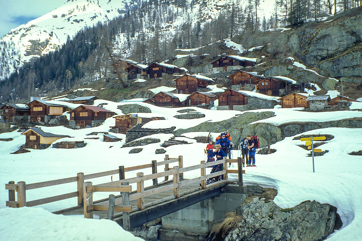 An der Fafleralp - eine Stunde oberhalb vom Blatten war die erste Pause fällig.