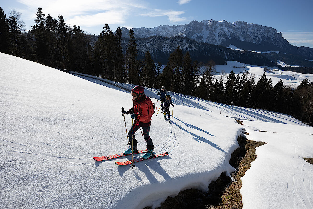 Solide durchgefrorene Altschneedecke