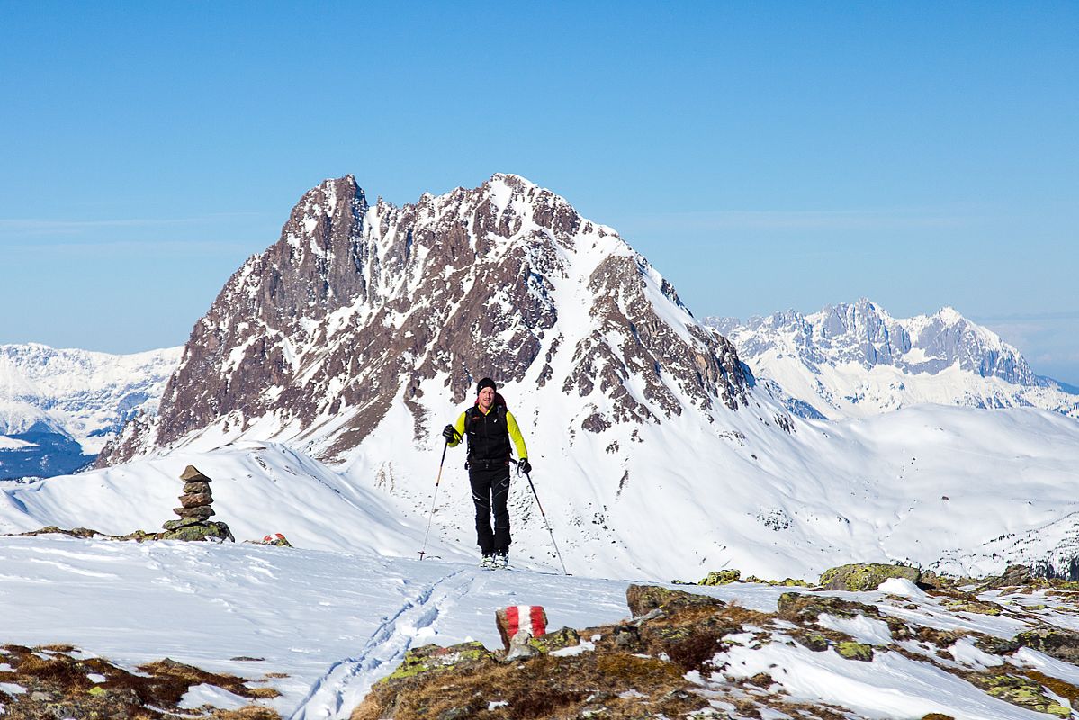 Das letzte Stück zum Wildkogel am flachen Gratrücken. 