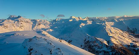 Sonnenuntergangsstimmung in den Tuxer Alpen Sonnenuntergangsstimmung in den Tuxer Alpen