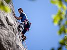 Jo Stark klettert in der "Baywa"