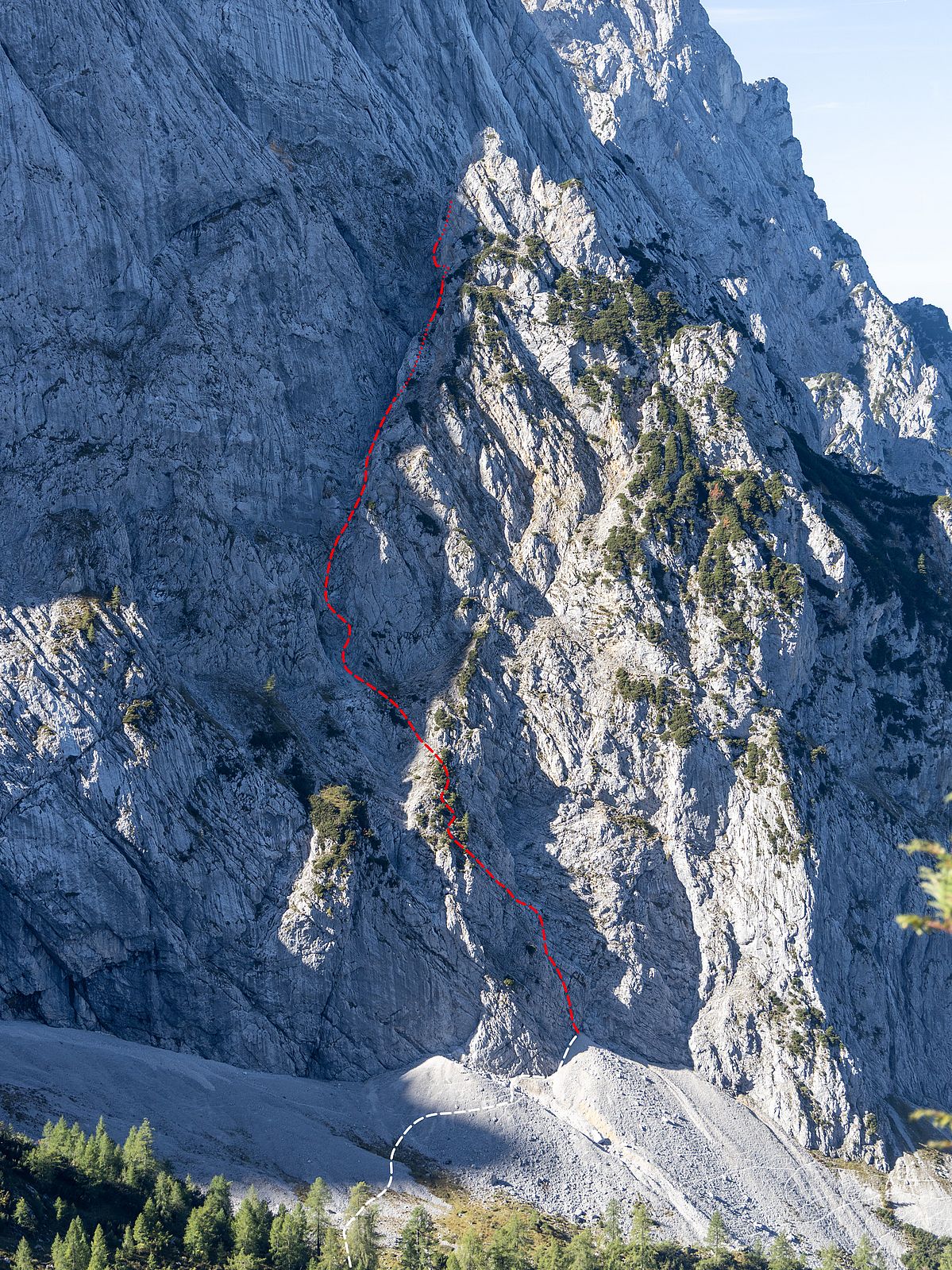 Die Totensesselschlucht mit dem Verlauf der Aufstiegsroute