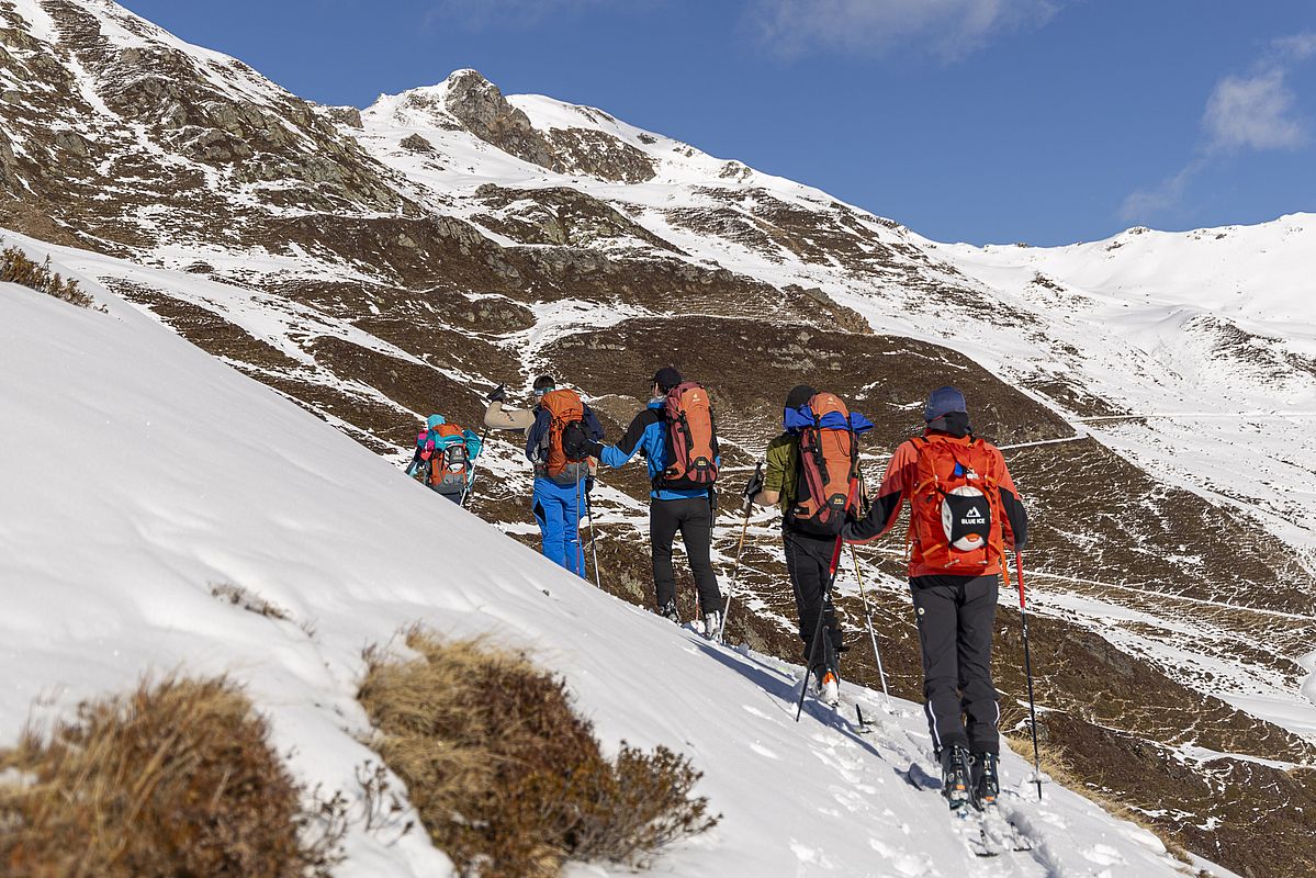 Wenig Schnee in den Südhängen von Almkogel und Hobarjoch