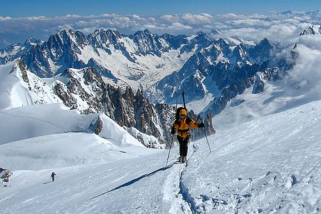 Beißende Kälte am Gipfelanstieg zum Mont-Blanc Beißende Kälte am Gipfelanstieg zum Mont-Blanc