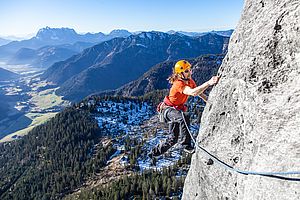 Klettern an der Steinplatte