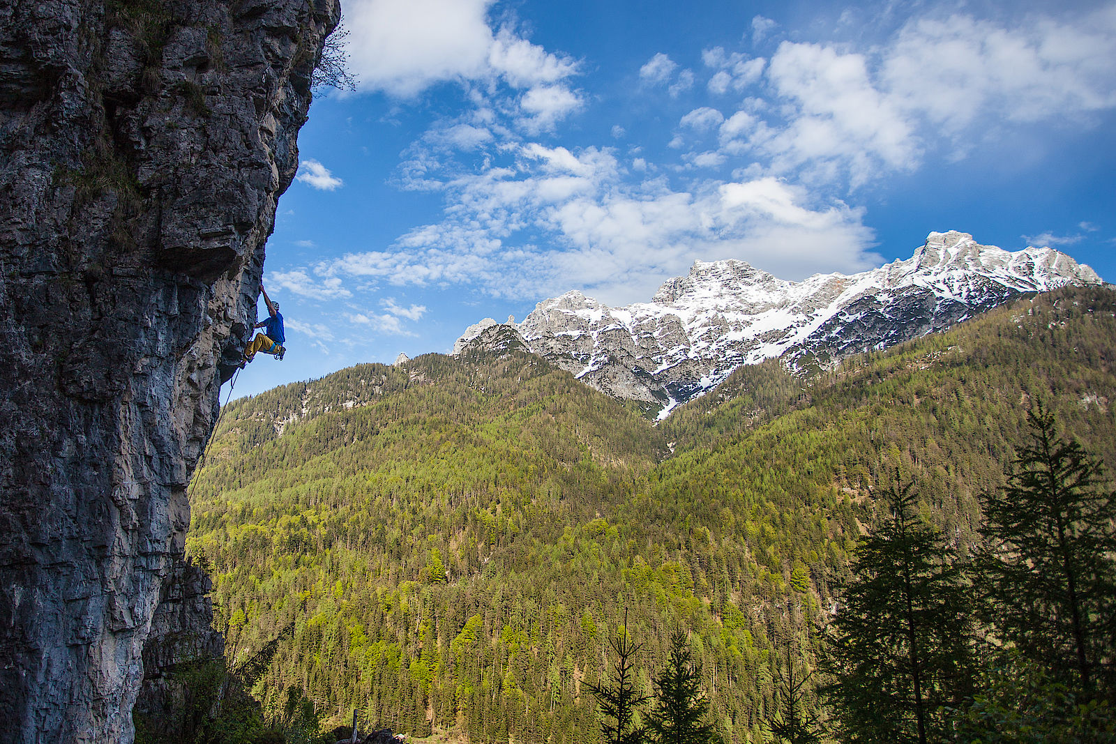 Klettergarten Adolari vor der Kulisse der Loferer Steinberge
