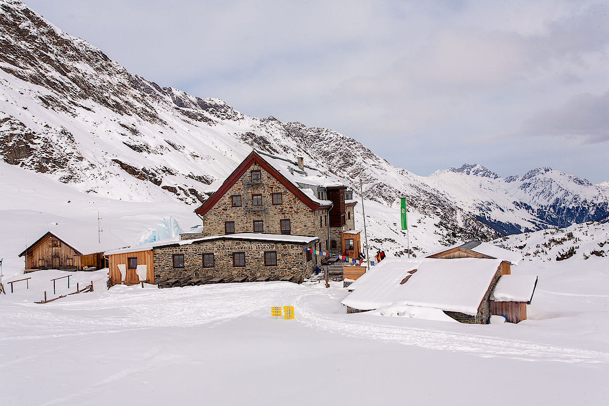 Die Franz-Senn-Hütte, Skitourenstützpunkt in den Stubaier Alpen