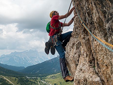 Mehrseillängen in den Dolomiten: Ultima Thule (7+) Mehrseillängen in den Dolomiten: Ultima Thule (7+)