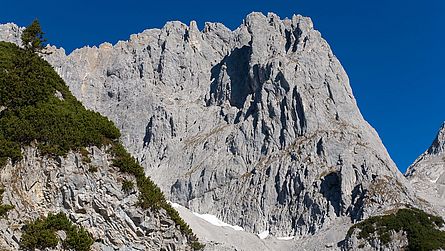 Die Karlspitze von Süd-Süd-West Die Karlspitze von Süd-Süd-West