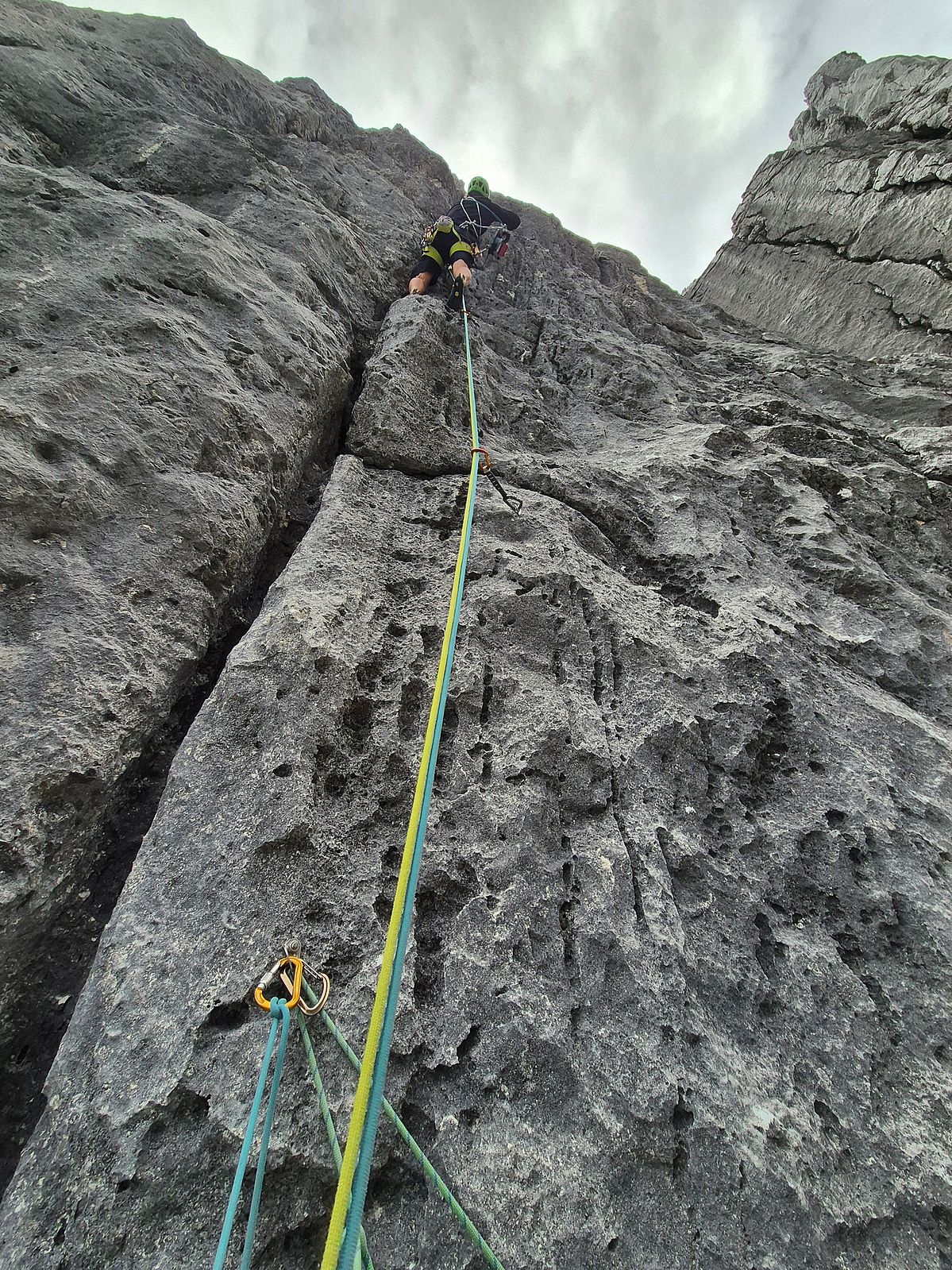 Im oberen Teil der Kletterroute "Irrlicht"