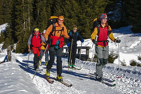 Das erste Stück zum Kalksteinjöchl führt entlang der Rodelbahn Das erste Stück zum Kalksteinjöchl führt entlang der Rodelbahn