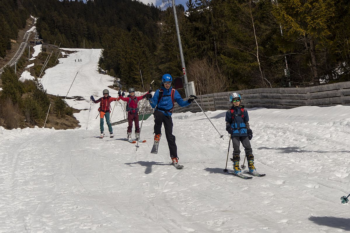 Bremsschnee läuft besser auf einem Ski