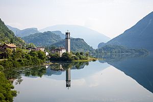 Das malerische Dörfchen Rocca am Lago di Corlo ist ein möglicher Stützpunkt fürs Klettern um Feltre.