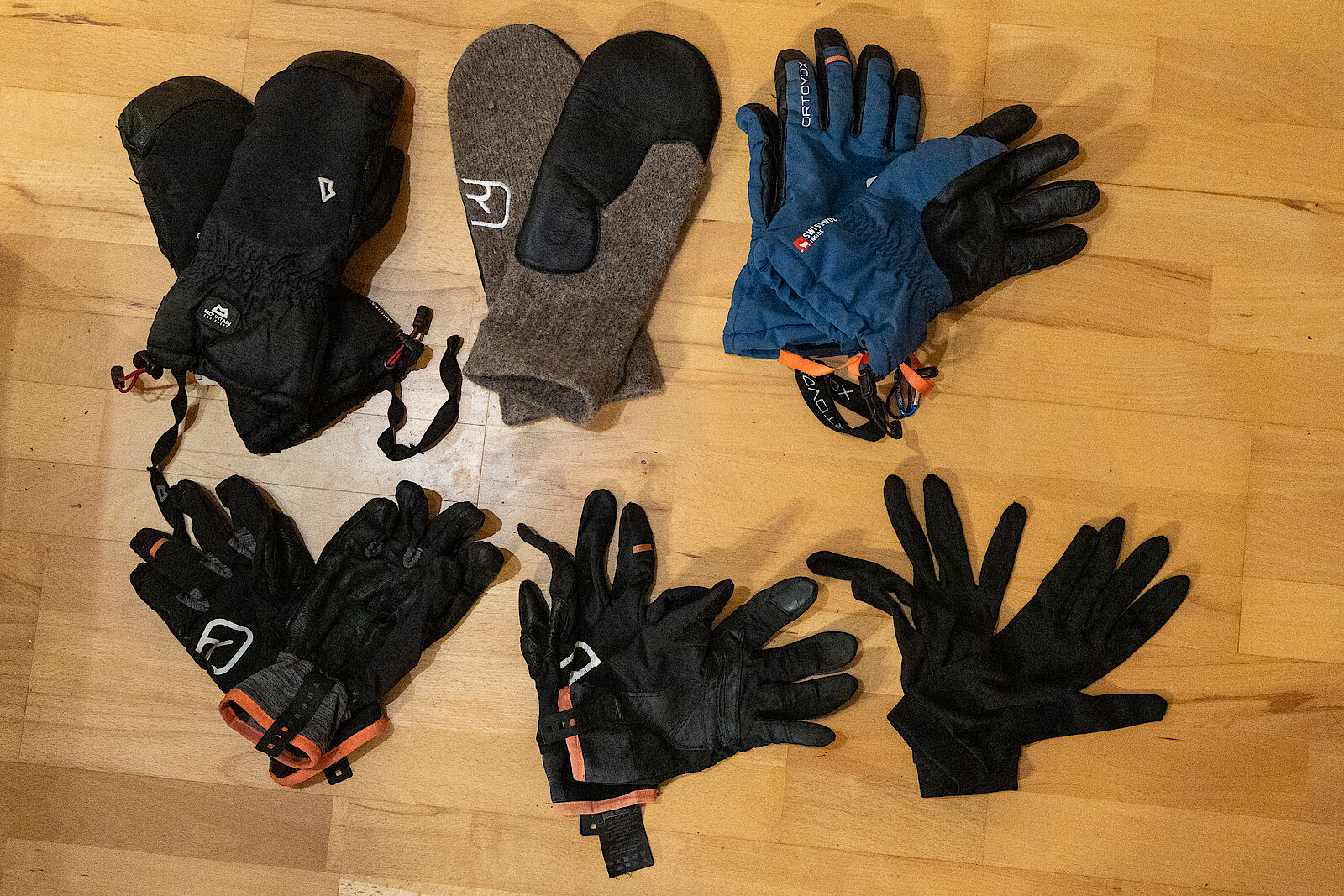 Vielfältige Auswahl an Handschuhen für Skitouren