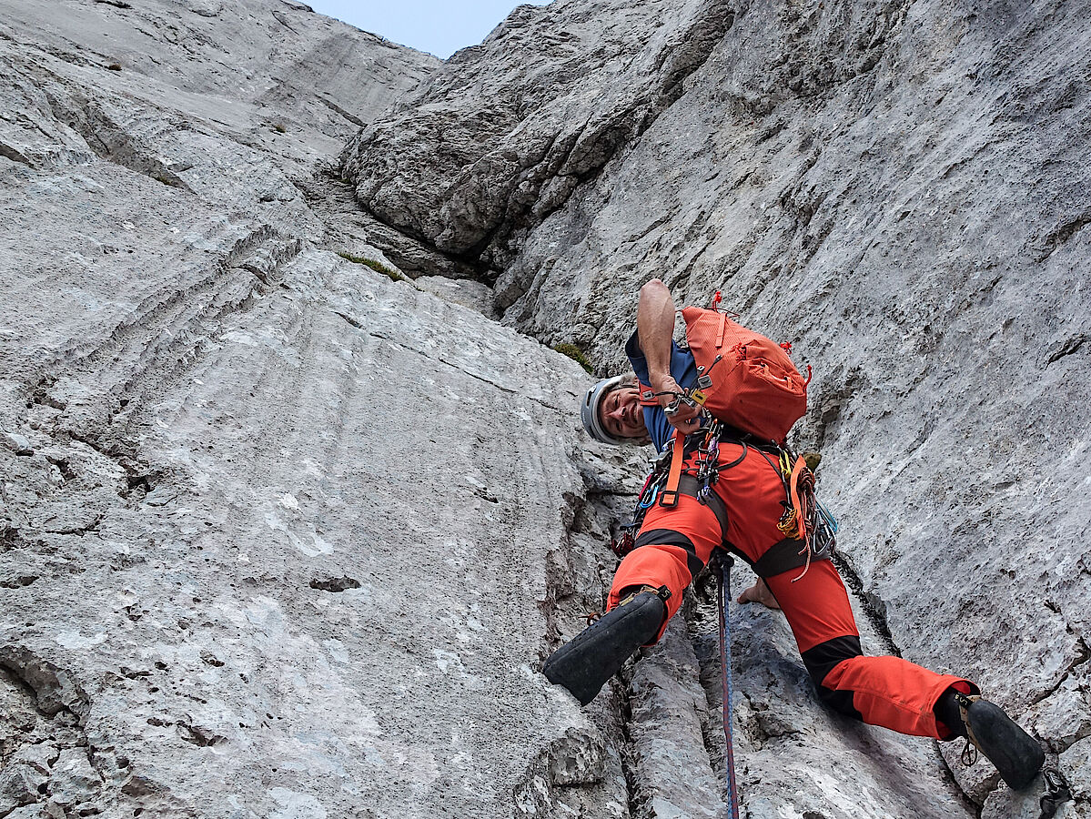 Mit leichtem Gepäck unterwegs in der Totenkirchl-Südverschneidung, Wilder Kaiser