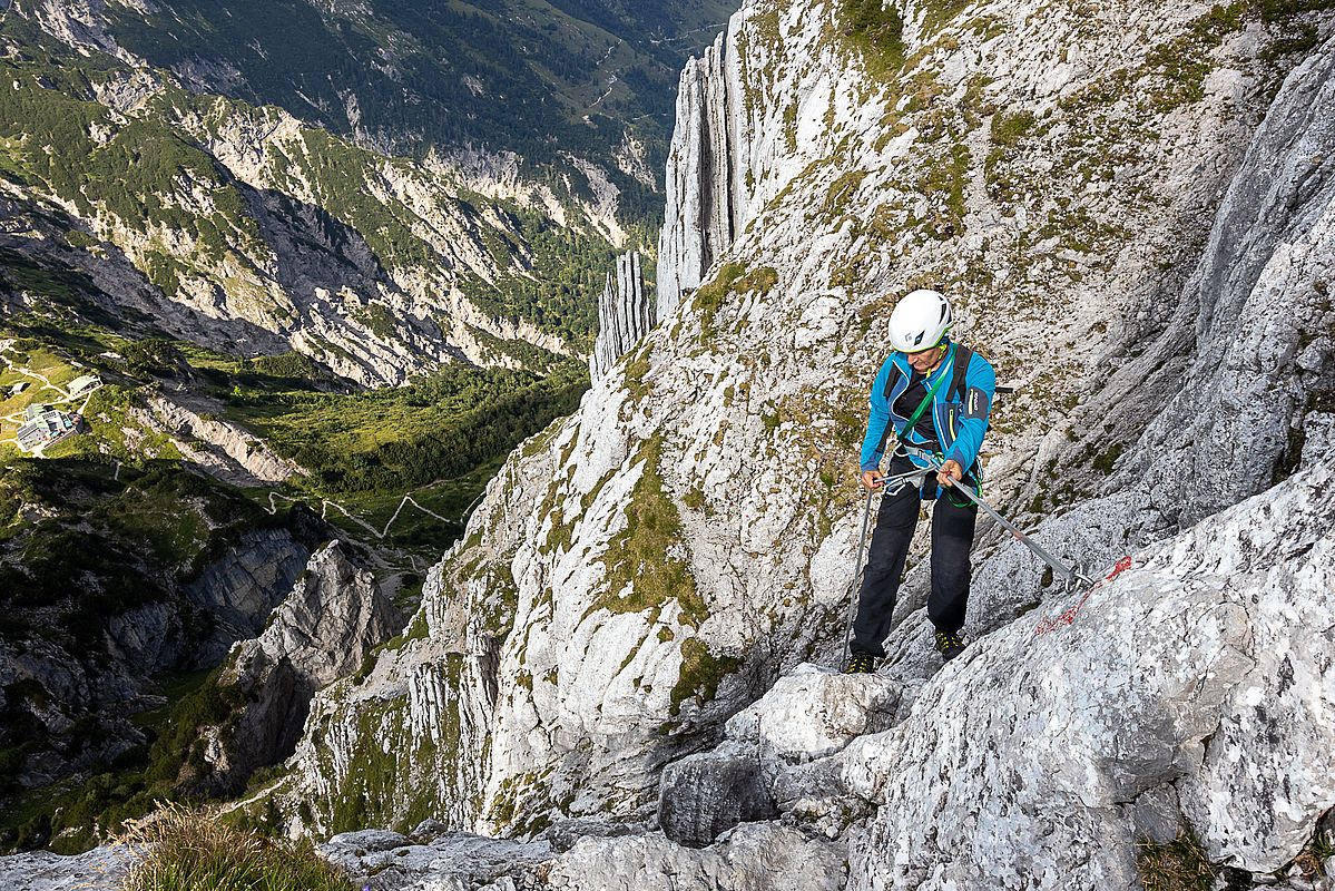 Im Abstieg kommen wir trotz der vielen Seilschaften am Berg gut durch.